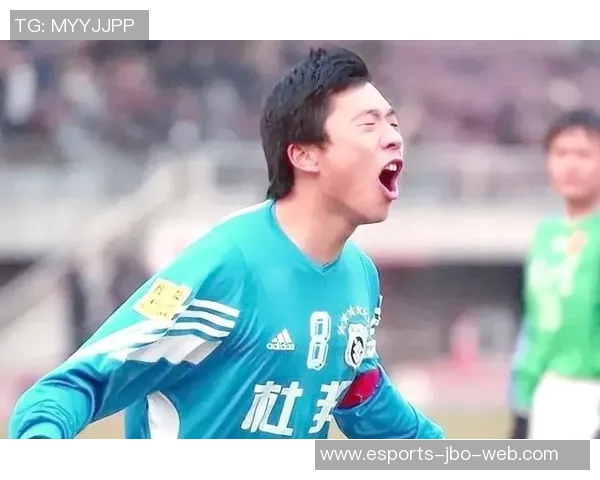 以诚实为荣的足球明星们如何在绿茵场上赢得尊重与信任